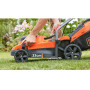 Газонокосарка акумуляторна BLACK+DECKER, 18 В, 4.0 А/год, ширина косіння 32 см, 2 акумулятора і зарядний пристрій, травозбірник 35 л, вага 15.6 кг