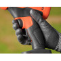 Ножиці садові - секатор акумуляторний BLACK+DECKER,18 В для легкого та швидкого обрізання кущів, гілок дерев та всіх видів рослин. Достатня ріжуча здатність та потужність чистого зрізу вологих та сухих гілок завтовшк