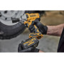 Гайковерт ударний DeWALT, безщітковий, XR Li-ion 18 В серії «G» (Glass Filled Nylon), 812 Нм, 2000 об/хв, 3250 уд/хв, розмір тримача насадок 1/2 зі стопорним кільцем, кількість швидкостей - 3+1 режим, вага 1.67 кг, 2