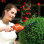 Кущоріз-ножиці акумуляторні (2 в 1) BLACK+DECKER, 7.2 В, 1.2 А/год, довжина ножа 15 см, діаметр гілок 8 мм, 1 акумулятор і зарядний пристрій, вага 0.65 кг