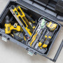 Ящик STANLEY "ESSENTIAL CHEST", 665 x 404 x 344 мм, обсяг 50 л, пластиковий, колеса і телескопічна ручка, вантажепід’ємність 40 кг
