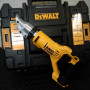 Ножиці по металу акумуляторні DeWALT, 18 В XR Li-ion, максимальний різ до 1.2 мм, вага 1.8 кг, без акумулятора і зарядного пристрою, валіза