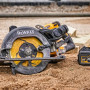 Пила дискова акумуляторна DeWALT, 54 В XR FLEXVOLT Li-ion, діаметр диска 190 х 30 мм, 5800 об/хв, вага 5.0 кг, 2 акумулятори 6 А/год, ЗП, в сумці