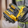 Шліфмашина ексцентрикова DeWALT, 18 В XR Li-ion, 8000-12000 об/хв, 125 мм, вага 1.55 кг, 2 акумулятори, ЗП, валіза
